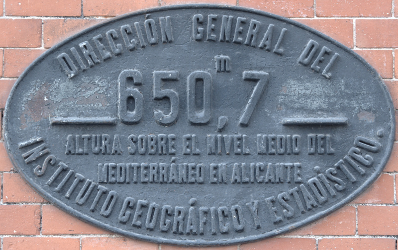 Placa de la altura de Madrid